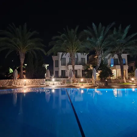 Kyrenia Mountains & Pool Oasis Close To The Merit Casino & Apartman