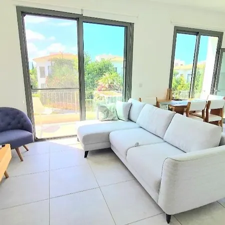 Kyrenia Mountains & Pool Oasis Close To The Merit Casino & Apartman *