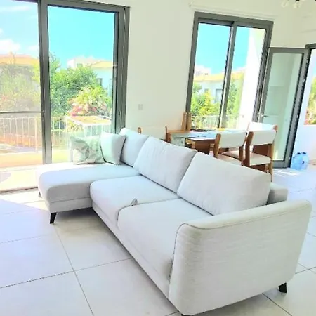Apartman Kyrenia Mountains & Pool Oasis Close To The Merit Casino & Alevga